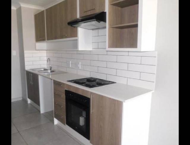2 BEDROOM PROPERTY TO RENT IN GLEN MARAIS
